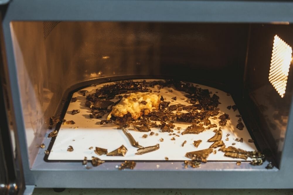 Can Cold Pyrex Break In The Microwave?