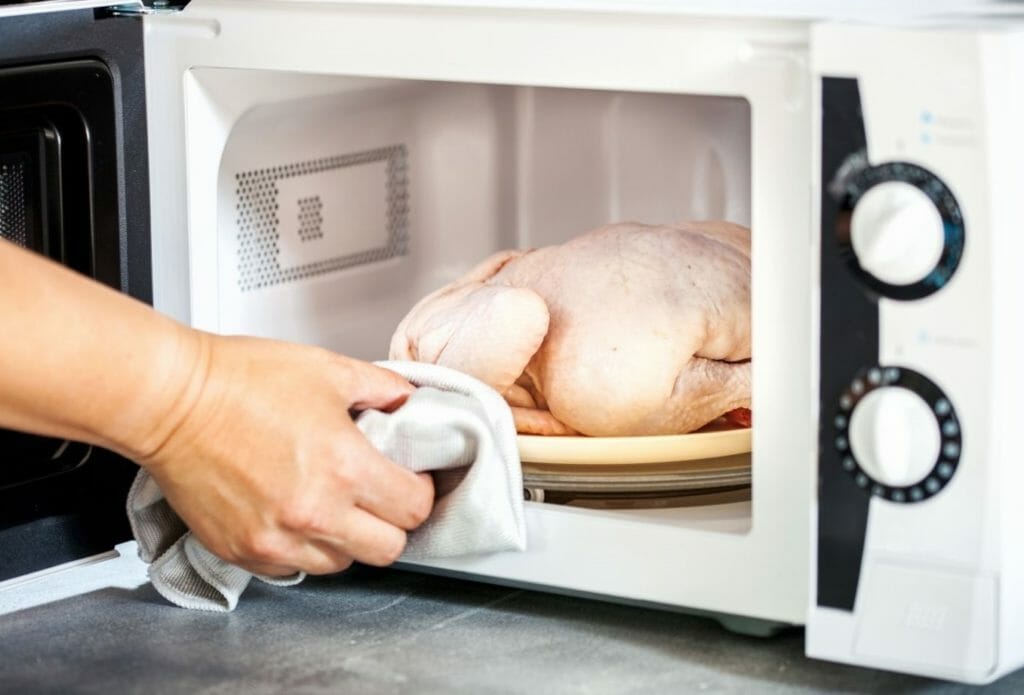 Thawing Chicken Safely in a Microwave 1