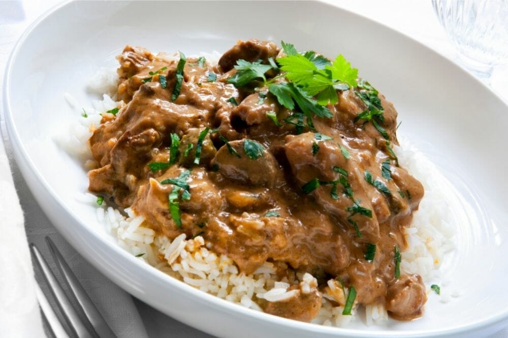 What Should I Serve With Beef Stroganoff 14 Delicious, Savory Sides