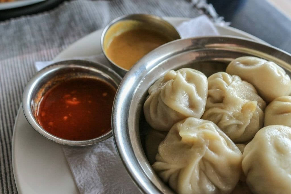 Steamed Dumplings With Dipping Sauce