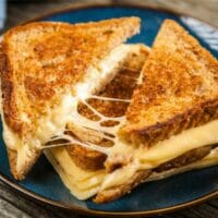 What to Eat with Grilled Cheese