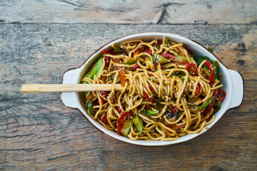 Hakka Noodles - foods that start with H