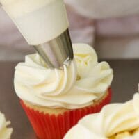 4 Easy Methods To Make Your Cool Whip Frosting Thicker