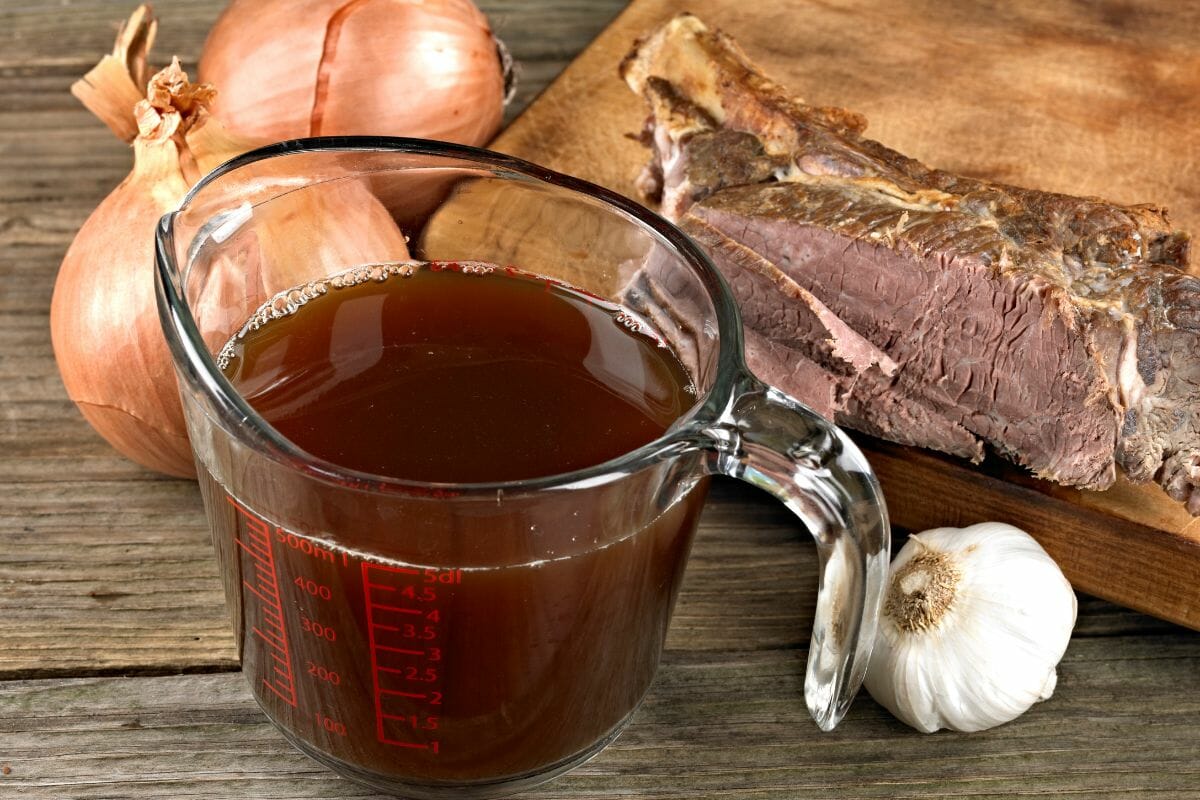 Best Beef Broth Substitutes and Uses