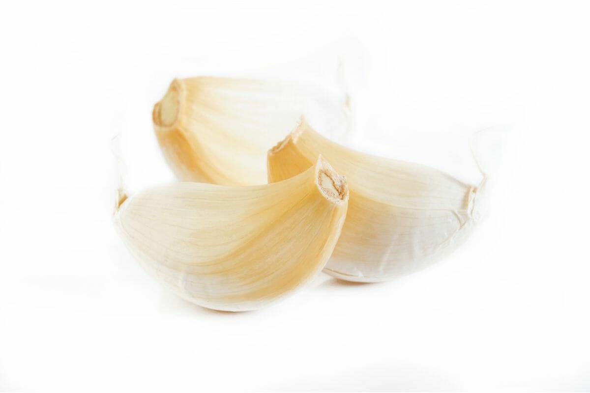 Quick Answer: How Many Tablespoons Is Equivalent To 3 Cloves Of Garlic?