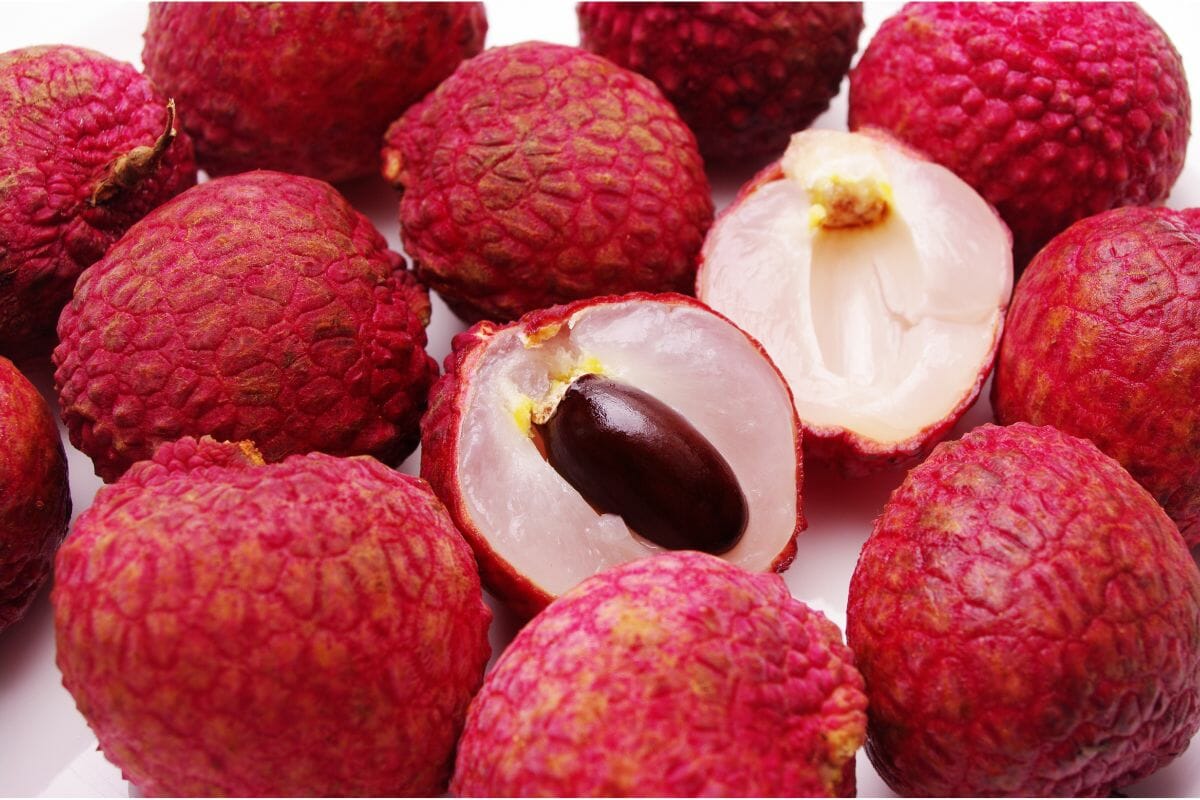What Do Lychees Taste Like & How Do You Eat Them