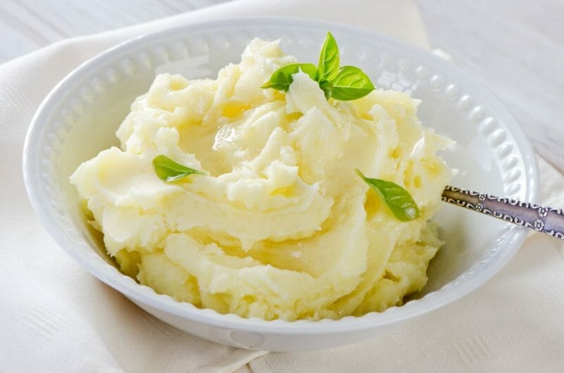 What To Eat With Mashed Potatoes: 20 Delicious Pairings