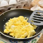 How To Reheat Scrambled Eggs – The 4 Best Ways