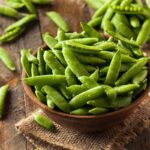 Can You Eat Sugar Snap Peas Raw? (And Health Benefits)