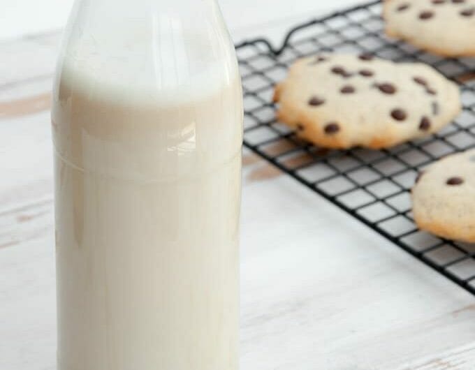 12 Tasty Almond Milk Substitutes To Try At Home