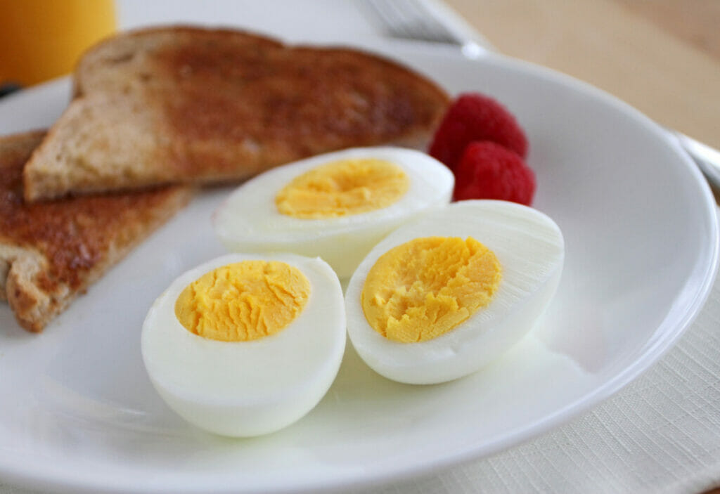how to cook hard boiled eggs in the microwave